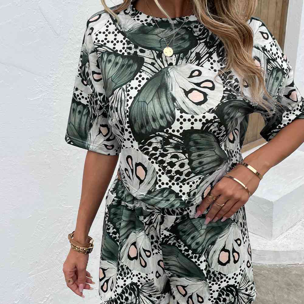 Printed Round Neck Dropped Shoulder Half Sleeve Top and Shorts Set (7501452935256)
