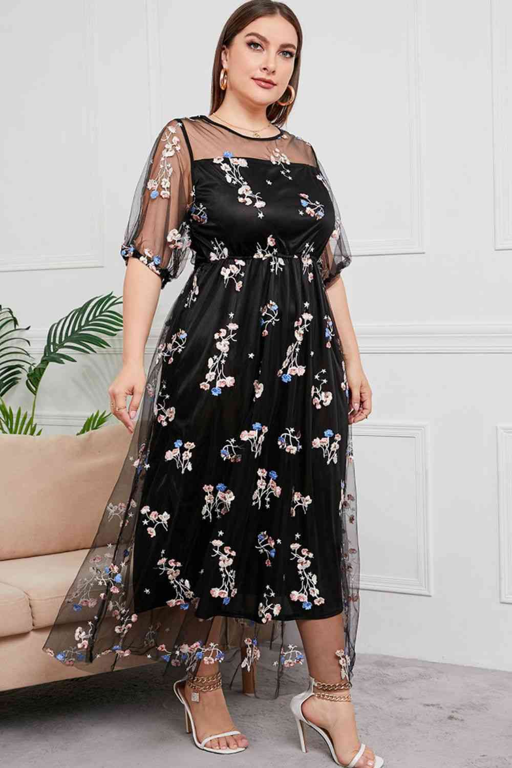 Plus-Size Layered Mesh Round-Neck Maxi Dress (7515559854168)