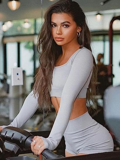 Long Sleeves Cropped Top