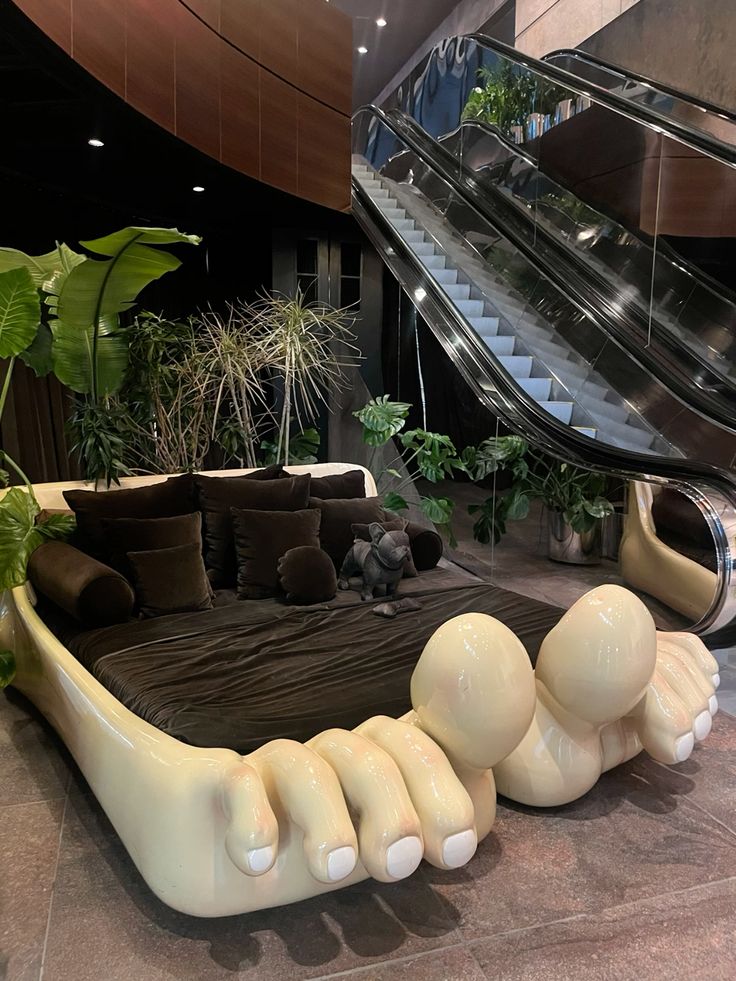 Escalator/Toe Bed