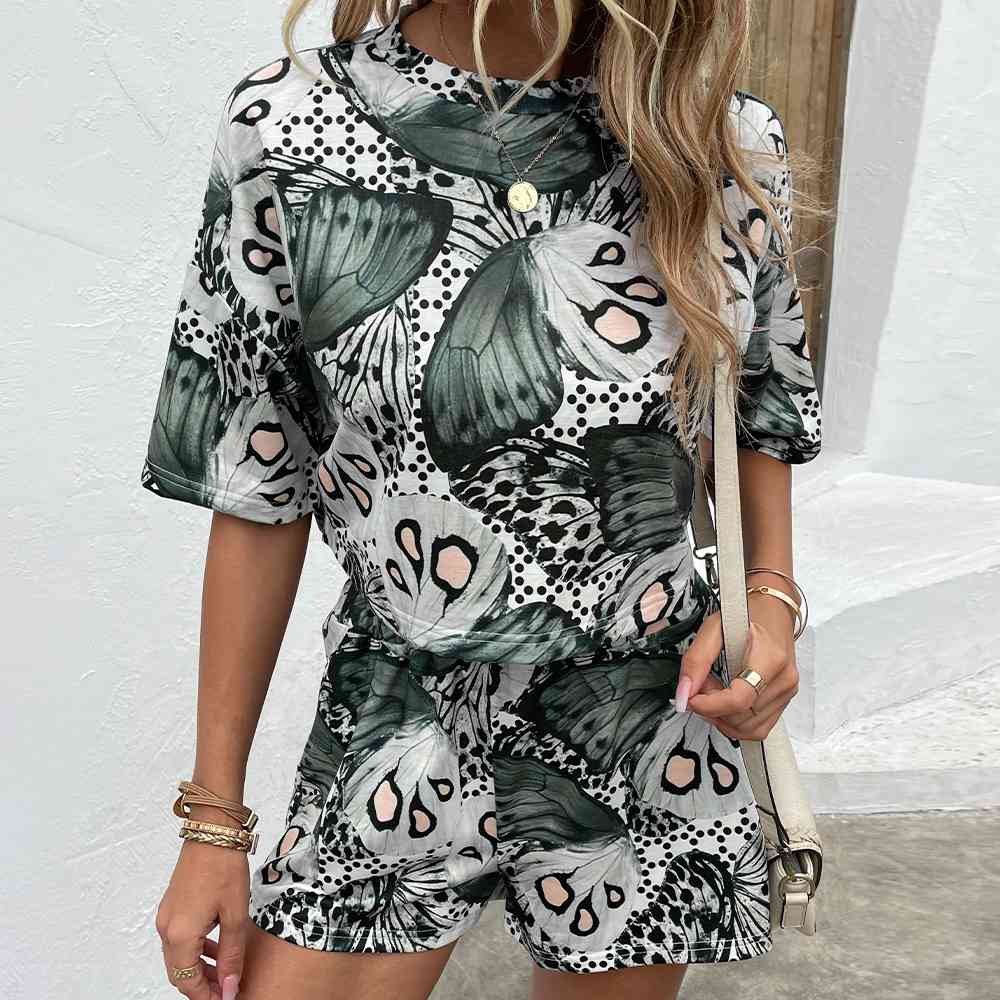 Printed Round Neck Dropped Shoulder Half Sleeve Top and Shorts Set (7501452935256)