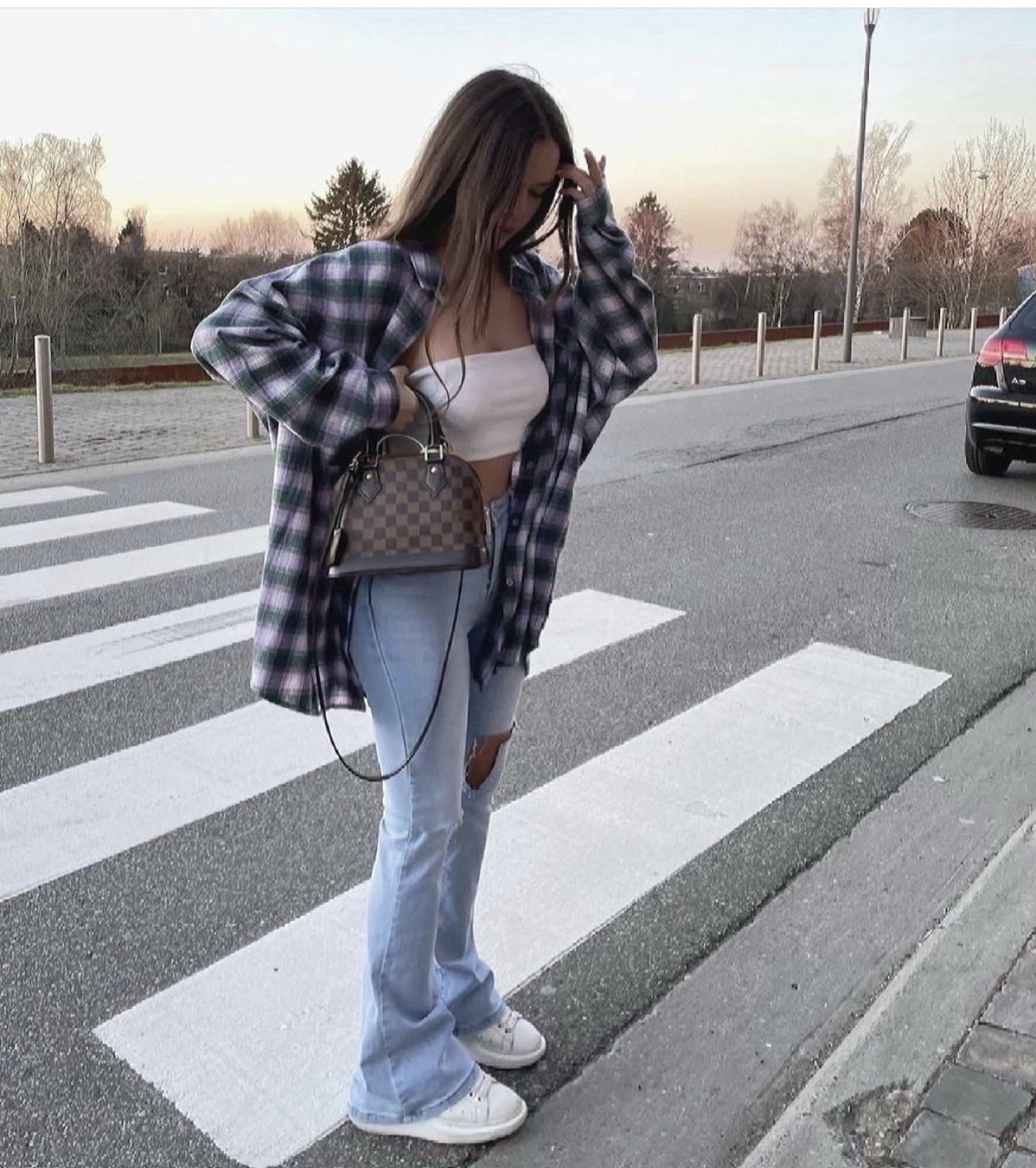 Distressed High-Waist Stretchy Denim Jeans