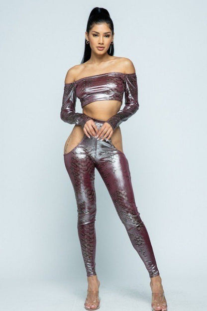 Foil Print Off-Shoulder Long Sleeves Top With Waist Band Under Side Cut-Open Pants Set