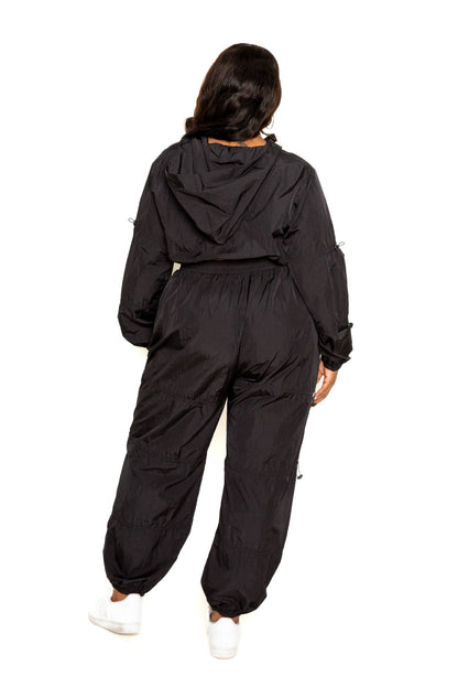Zip-Up Set With Cord Lock Details