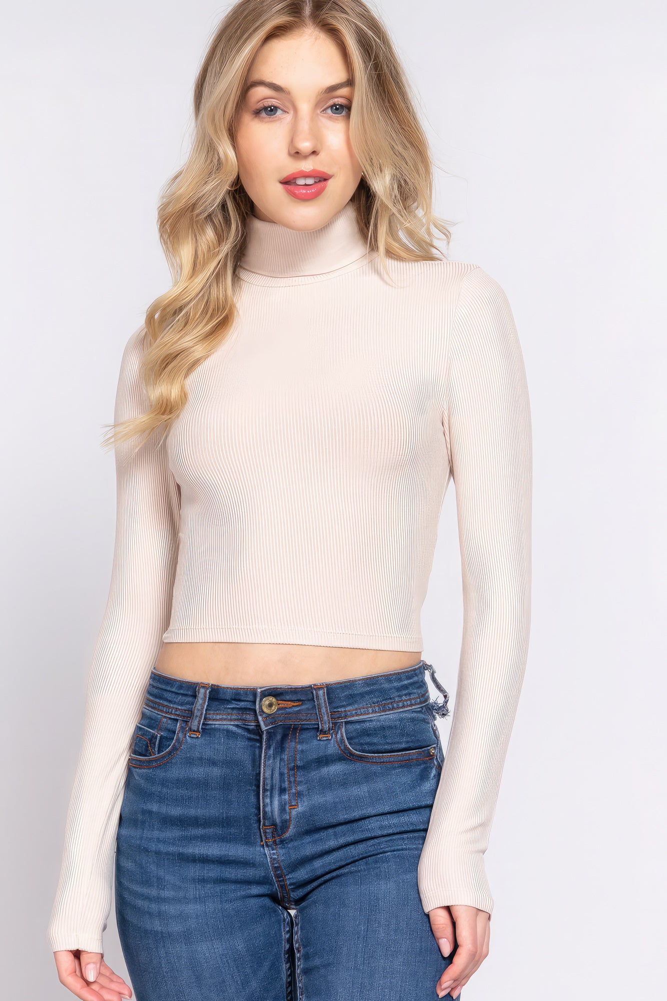 Long Sleeves Turtleneck Ribbed Knit Crop-Top