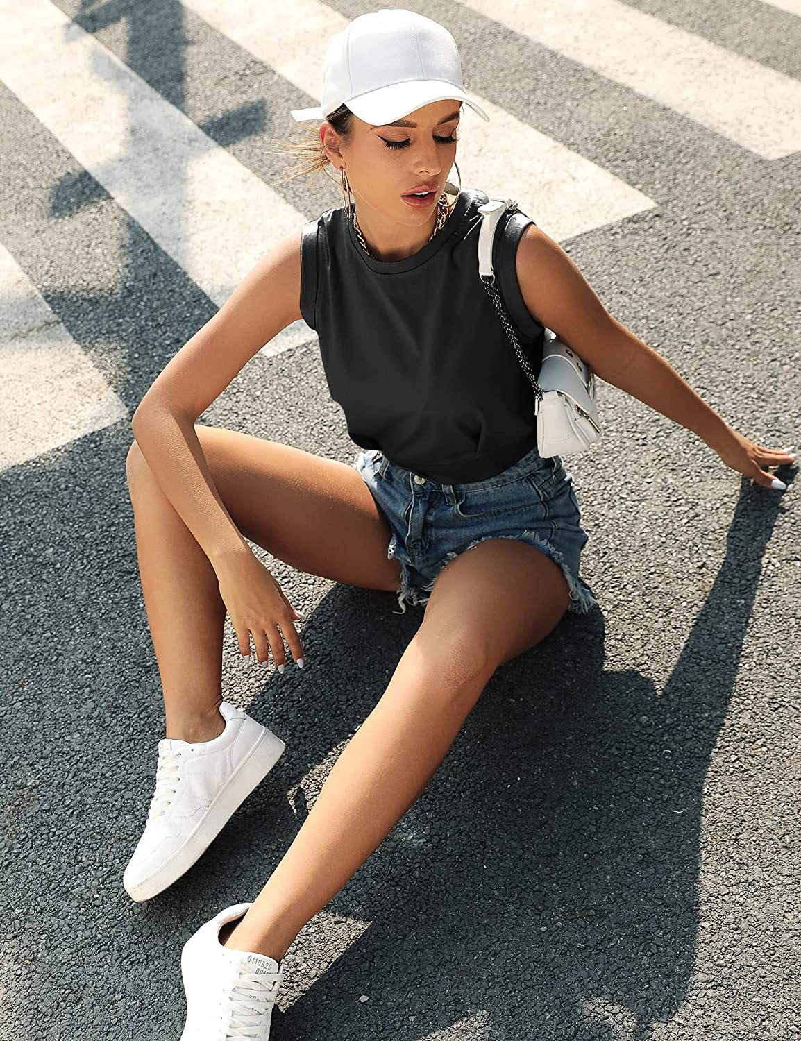 Sleeveless Vest Crop-Top