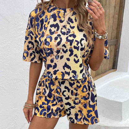 Printed Half Sleeves Top & Shorts Set (7501464502360)